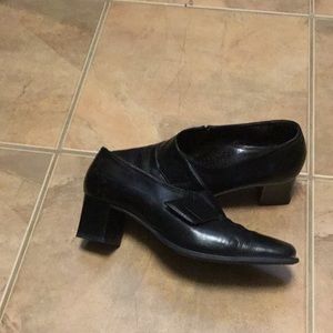 Italian Majora Shoes. Black leather size 37.5 US 7
